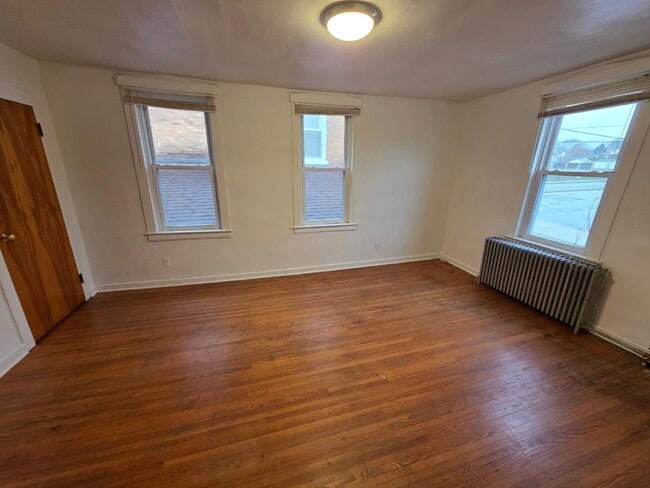 Building Photo - 218 W Horner St