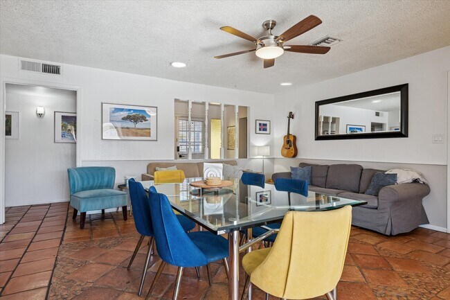 Foto del edificio - 3821 W Belmont Ave