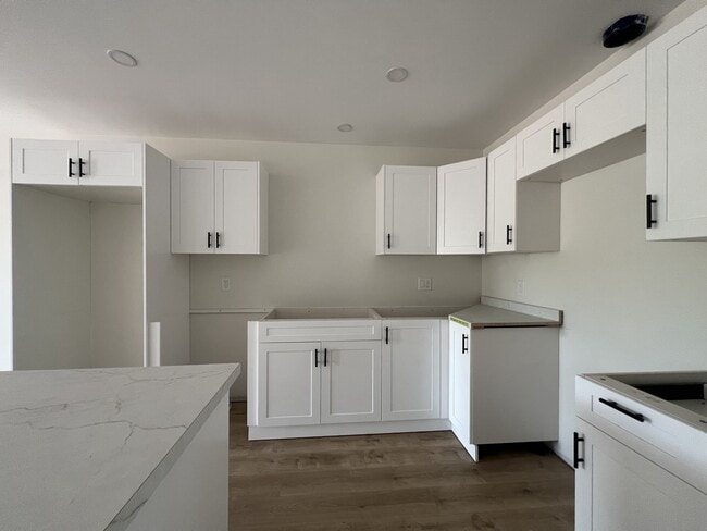 Building Photo - 39 Violet Cir