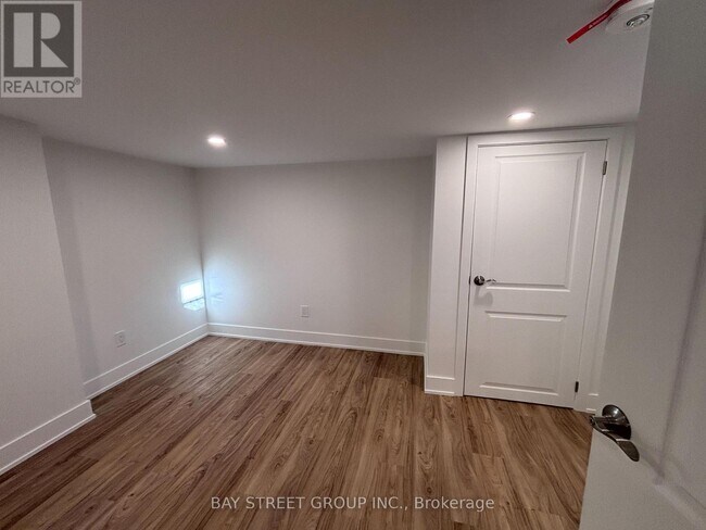 Photo du bâtiment - 1311 Pape Ave