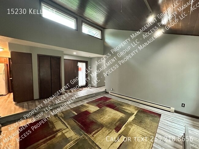 Building Photo - 15230 Kelly St