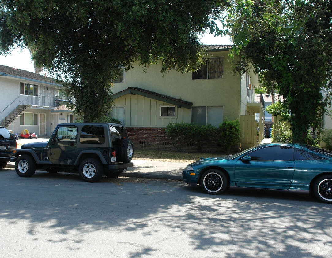 Building Photo - 670 Grand Fir Ave