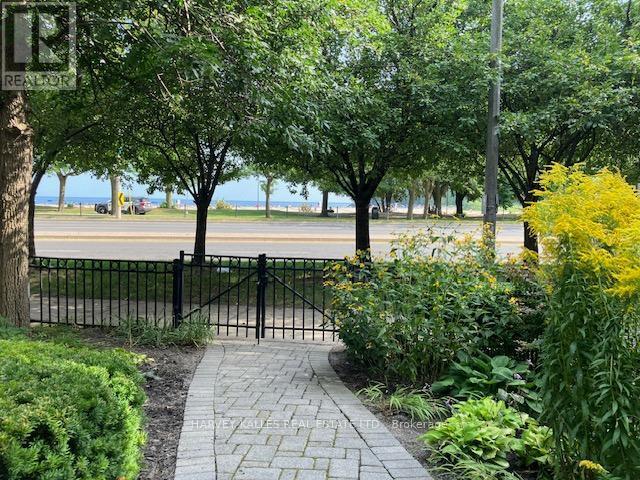 Photo du bâtiment - 1800 Lake Shore Blvd E