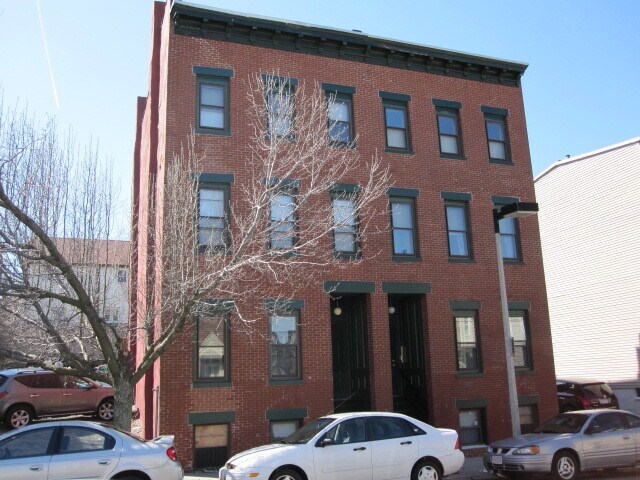 Foto del edificio - 281 W 3rd St