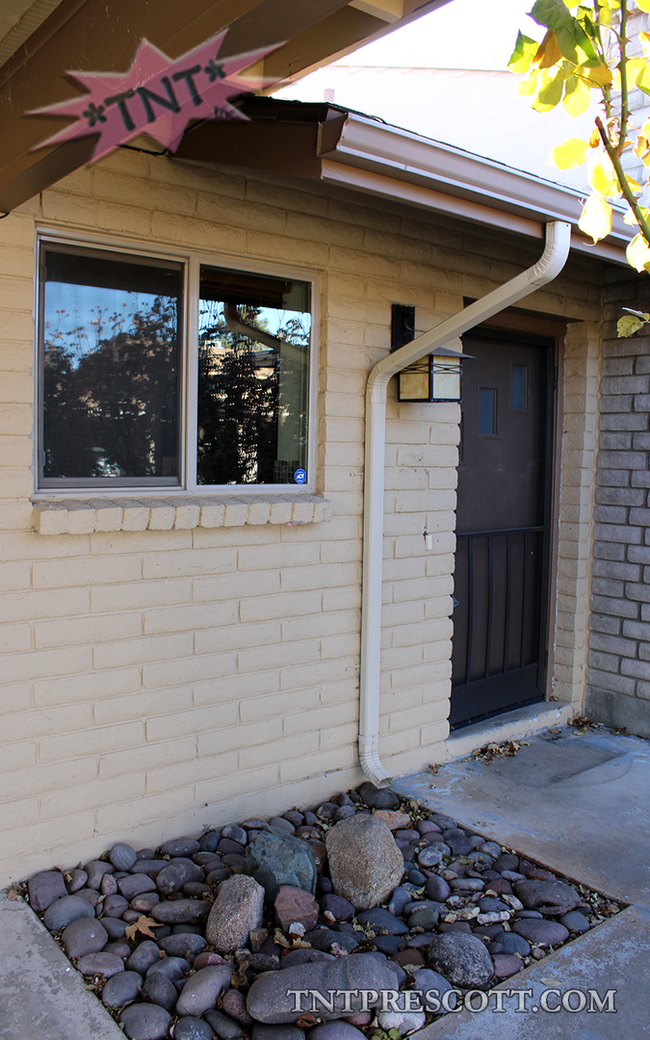 Building Photo - Townhome in Butte Haven HOA