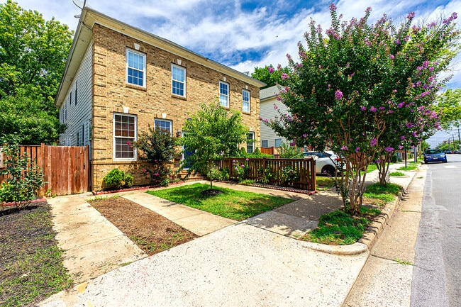 Photo - 10 E Reed Ave Townhome