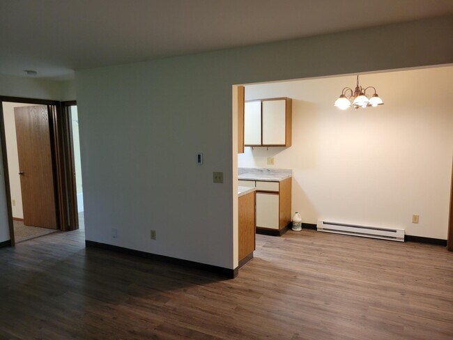 Building Photo - 1223 N Forest Ln