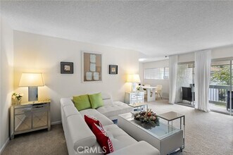 Building Photo - 4714 Park Granada