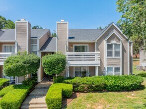 Building Photo - 9605 Vinca Cir