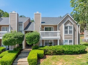 Building Photo - 9605 Vinca Cir