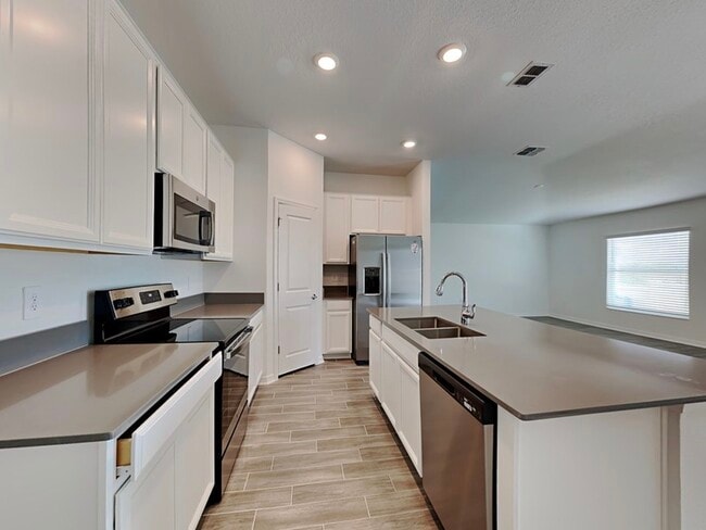 Foto del edificio - 755 Staffora St