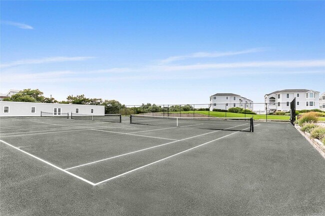 Building Photo - 580 Dune Rd