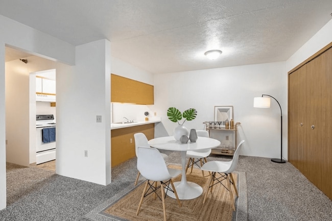Building Photo - Woodbury Estates Apartments