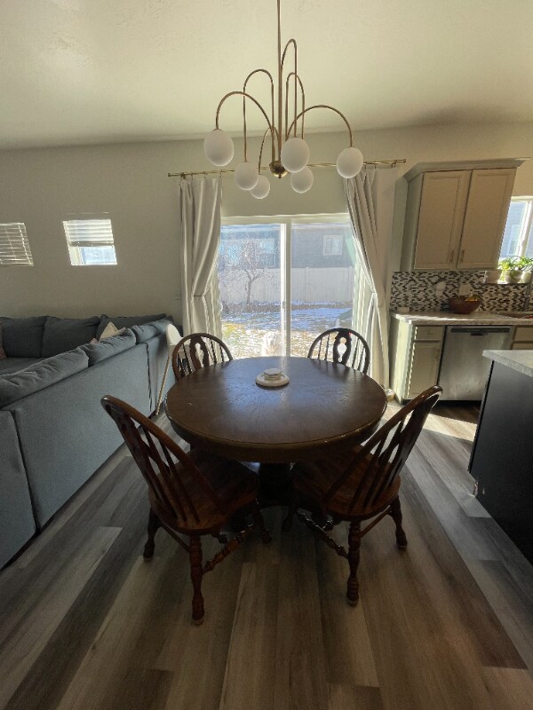 Foto del edificio - 7917 N Red River Dr