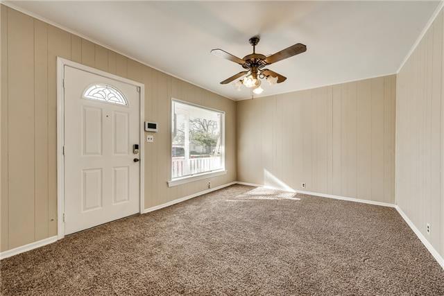 Building Photo - 1605 Maple Dr