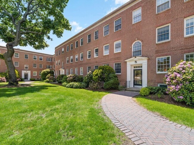 Building Photo - 44 Browne St