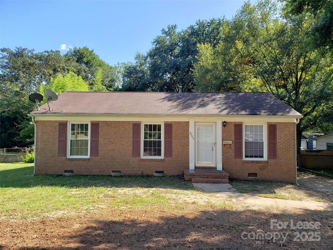 Foto principal - 4409 Brooktree Dr