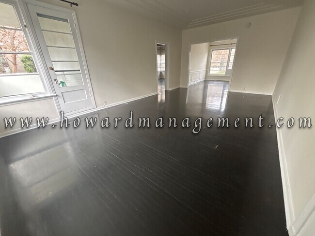 Foto del edificio - 00590RO