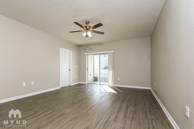 Building Photo - 11161 Leland Groves Dr