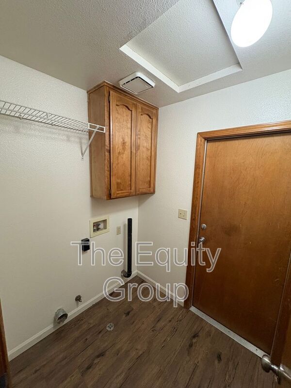 Foto del edificio - 420 Benjamin Ct