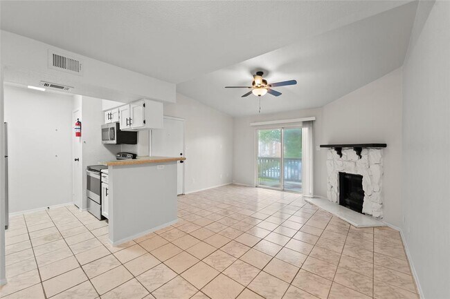 Foto del edificio - 6001 Reims Rd