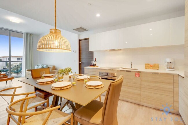 Building Photo - 777 N Ocean Dr