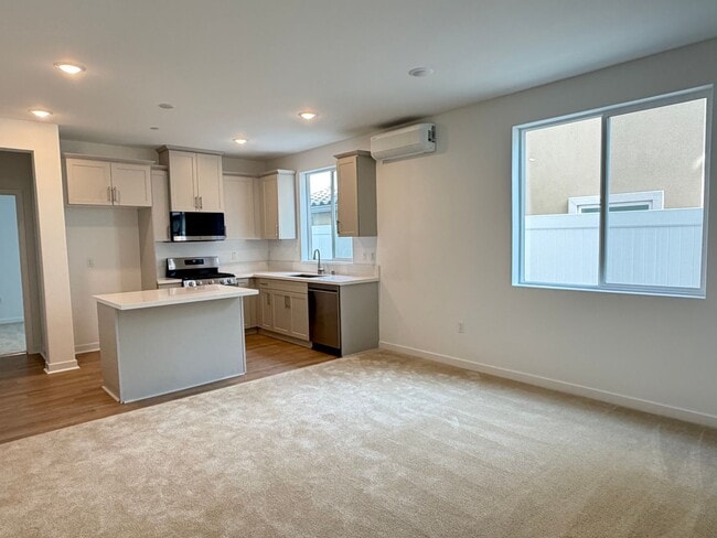 Building Photo - Brand New Construction in River Terrace Development!