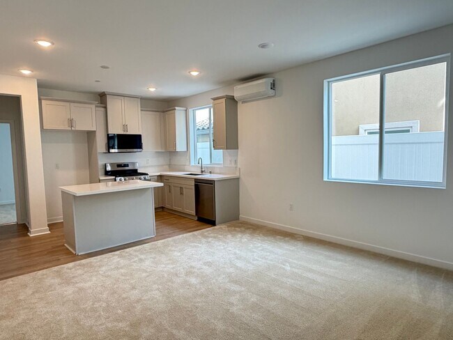 Foto del edificio - Brand New Construction in River Terrace Development!