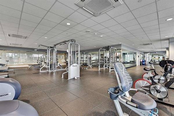 Photo du bâtiment - 4485 Skyline Dr