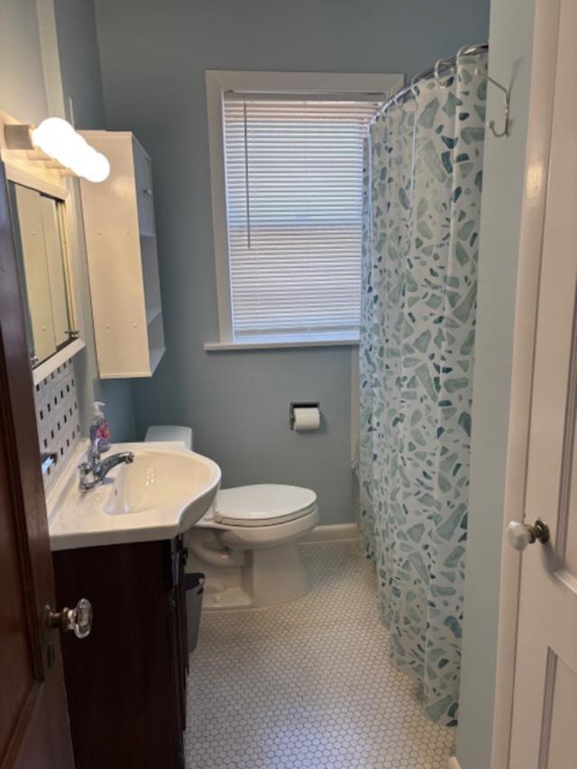 Bathroom - 4951 Botanical Ave