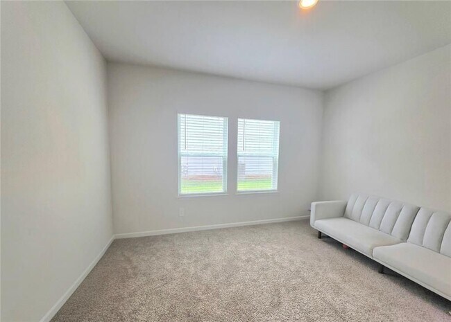 Building Photo - 327 Vly Oak Dr