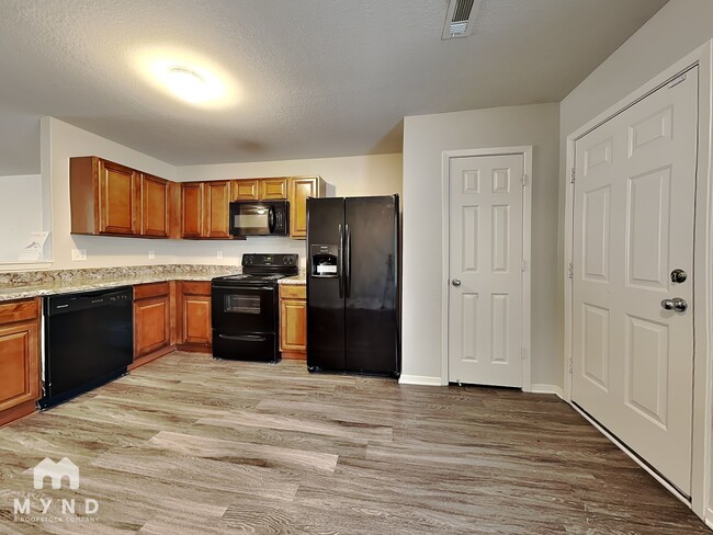 Building Photo - 9208 Pleasant Valley Dr