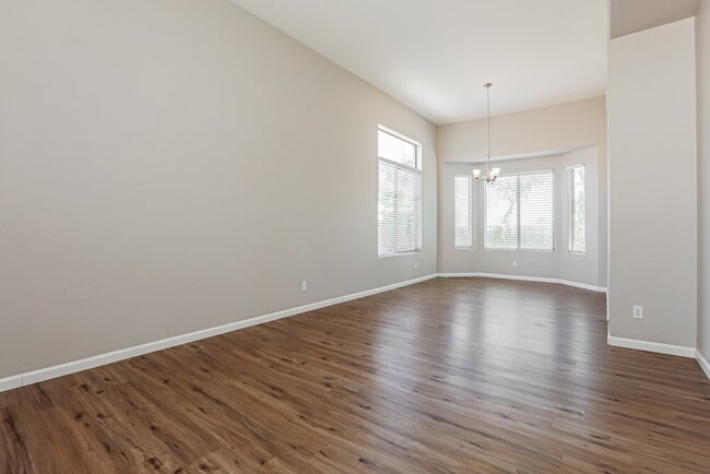 Building Photo - 4091 E Carriage Way