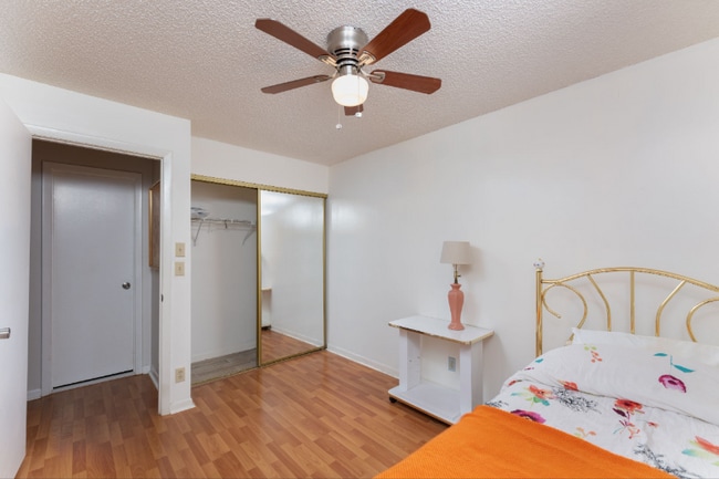 Building Photo - 4587 Carambola Cir S
