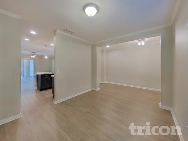 Foto del edificio - 1266 Stratton Ave