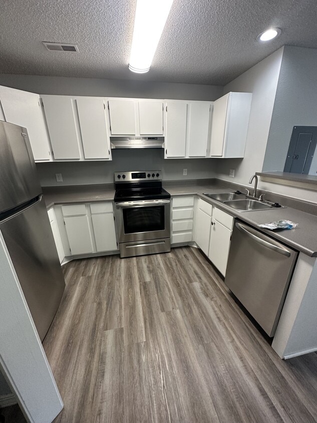 Spring Hill Apartments in Republic, MO