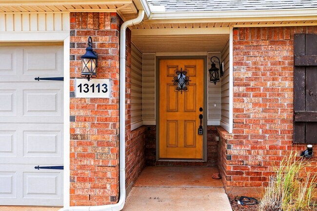Building Photo - 13113 Camden Dr