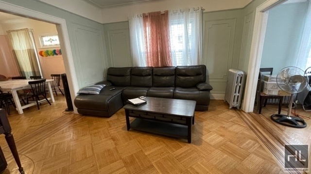 Foto del edificio - 987 E 43rd St