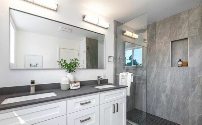 Foto del edificio - 5636 49th Ave SW