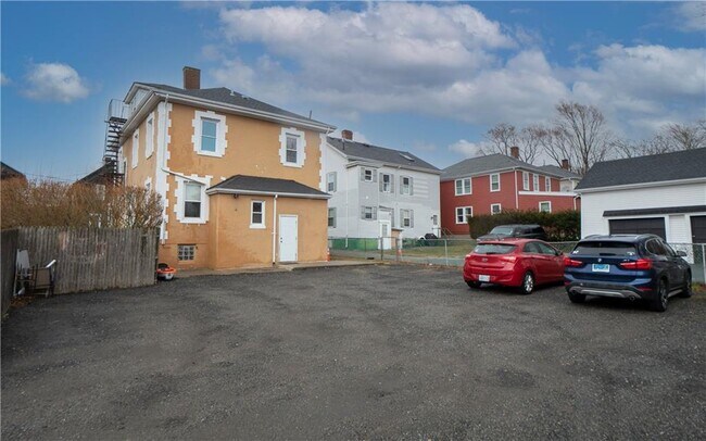 Building Photo - 10 Braman St