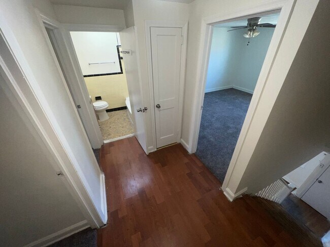 Foto del edificio - Contemporary 3 Bedroom Home with Massive F...