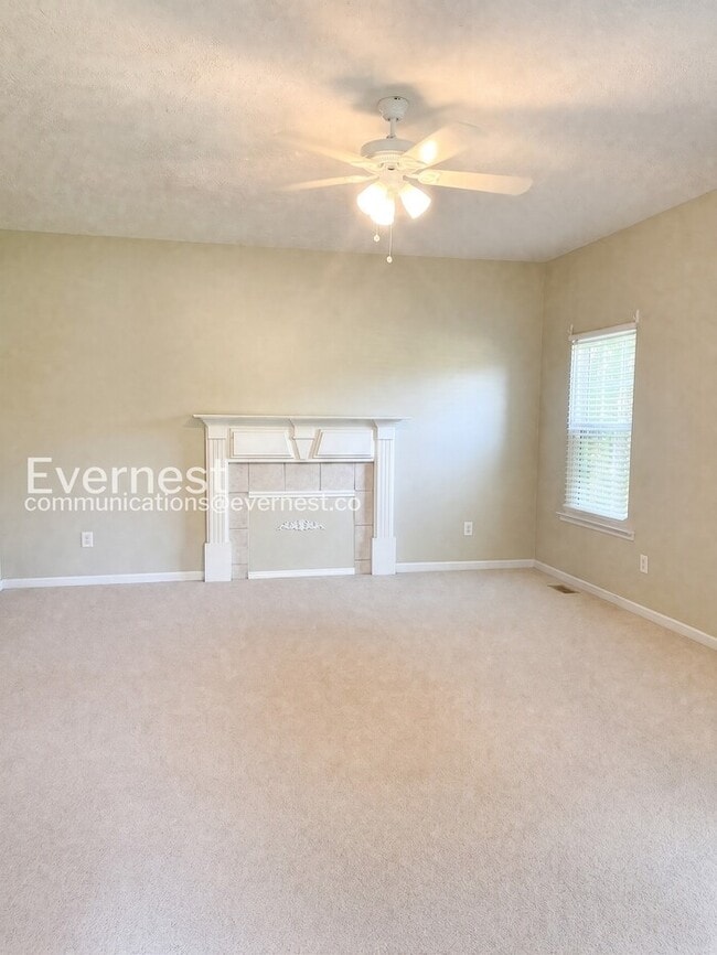 Building Photo - 3 Bed, 2.5 Bath Home with Garage / Coming Soon!