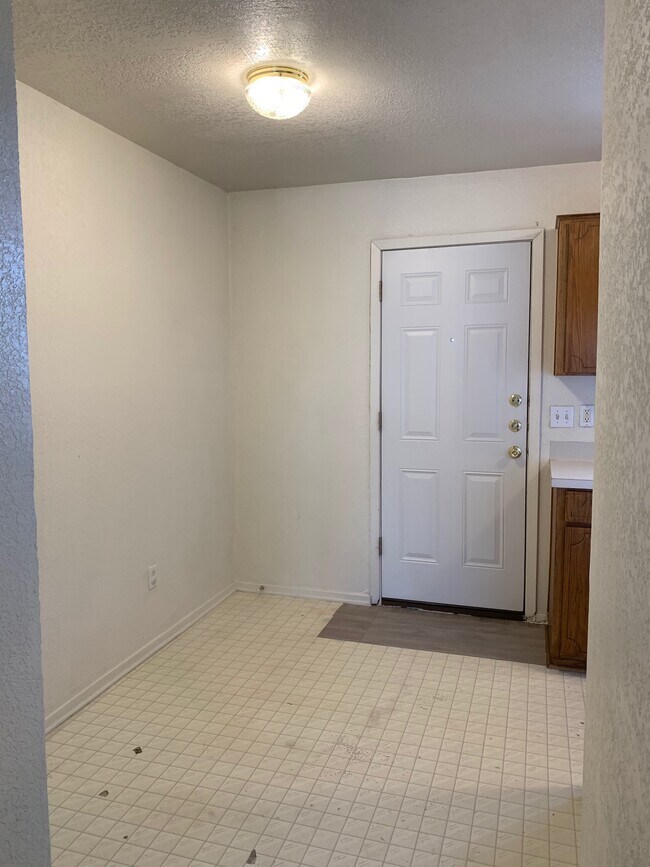 1110 Leslie Cir Unit B, Killeen, TX 76549 Condo for Rent in Killeen, TX