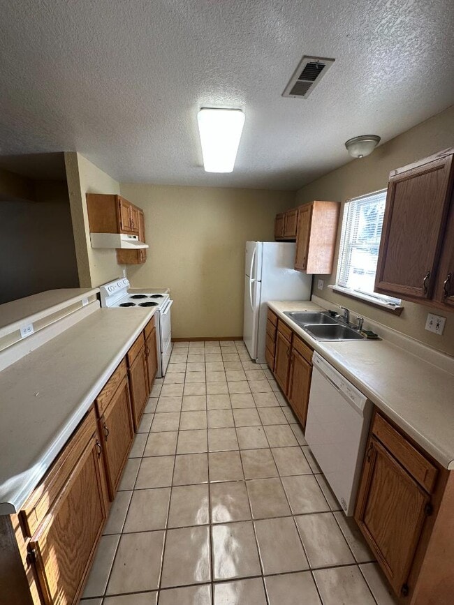 Foto del edificio - 103 S Woods Ct