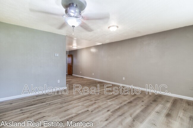 Foto del edificio - 3005 W Lathrop Rd