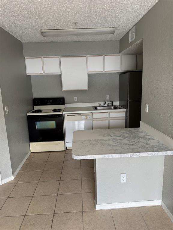 Building Photo - 2216 Grand Cayman Ct