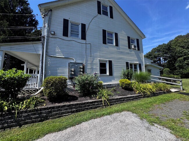 Foto del edificio - 289 Myers Corners Rd