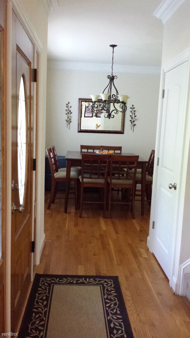 Building Photo - 3 br, 2.5 bath House - 7705 Perthshire Dr