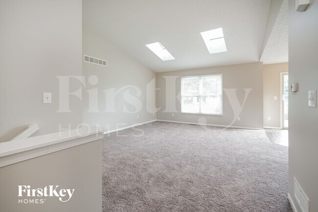Building Photo - 7127 Emerald Tree Dr