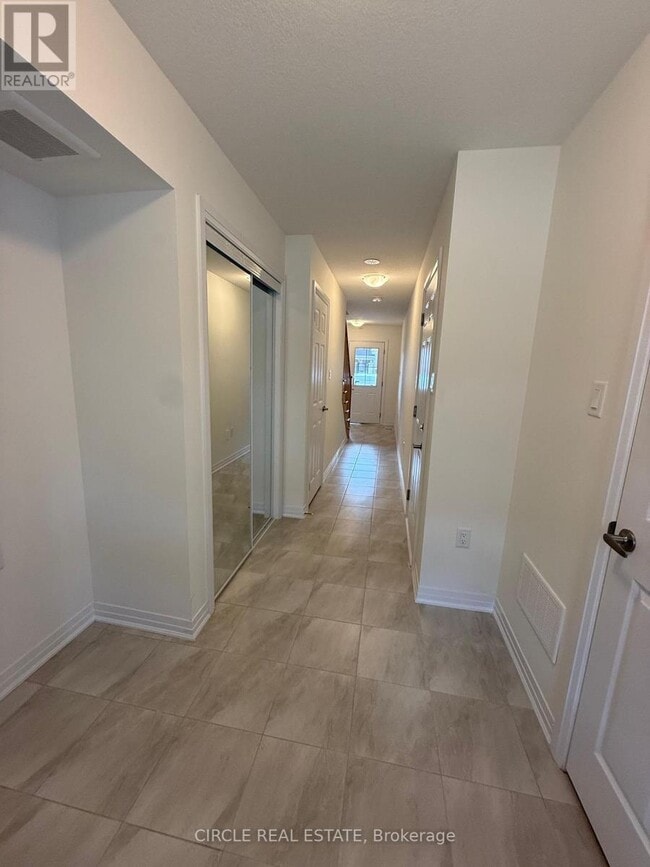 Building Photo - 36 Hine Rd